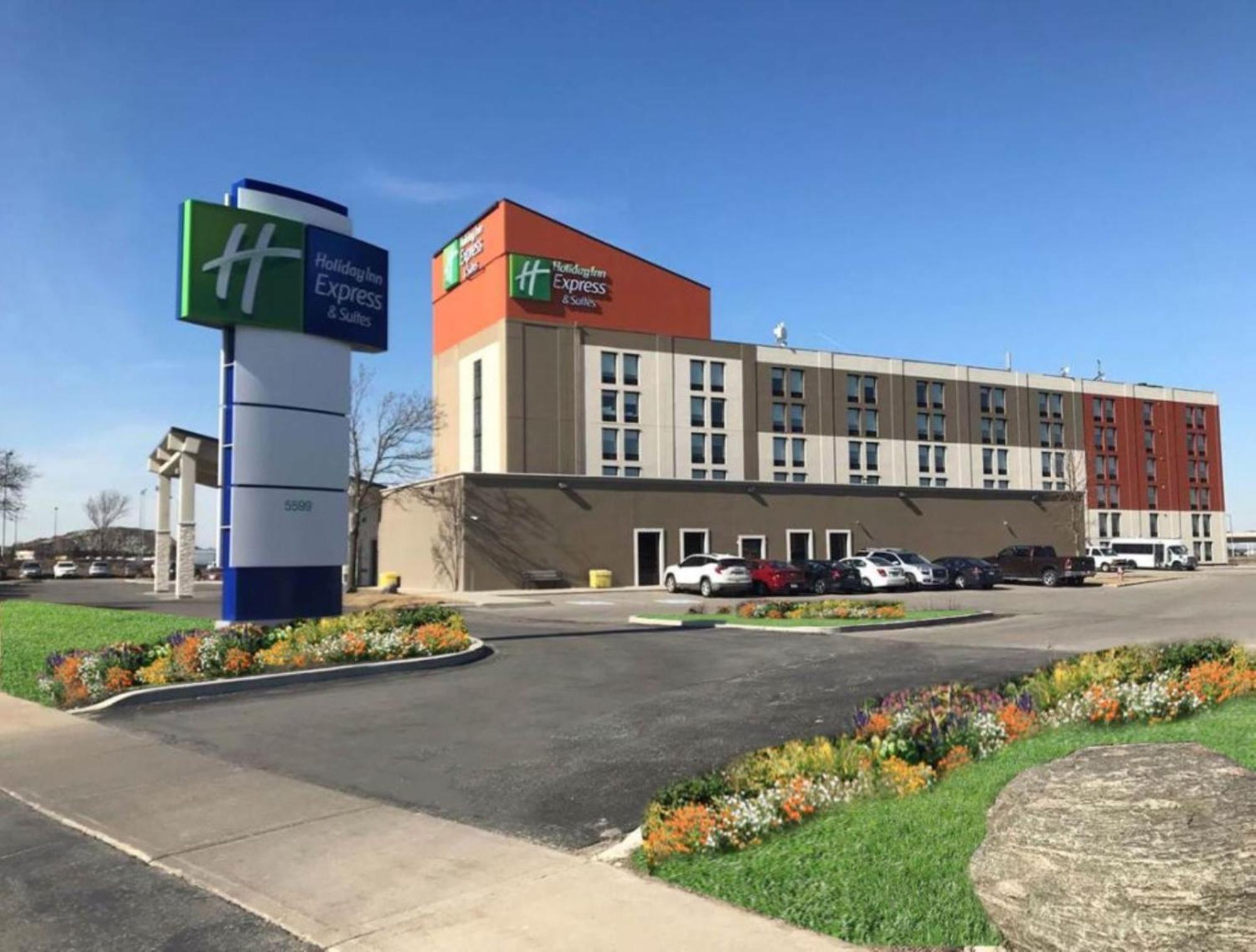 Holiday Inn Express & Suites Toronto Airport West, An Ihg Hotel Mississauga Exterior foto