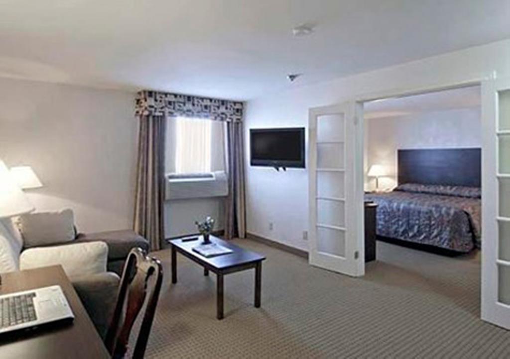 Holiday Inn Express & Suites Toronto Airport West, An Ihg Hotel Mississauga Zimmer foto